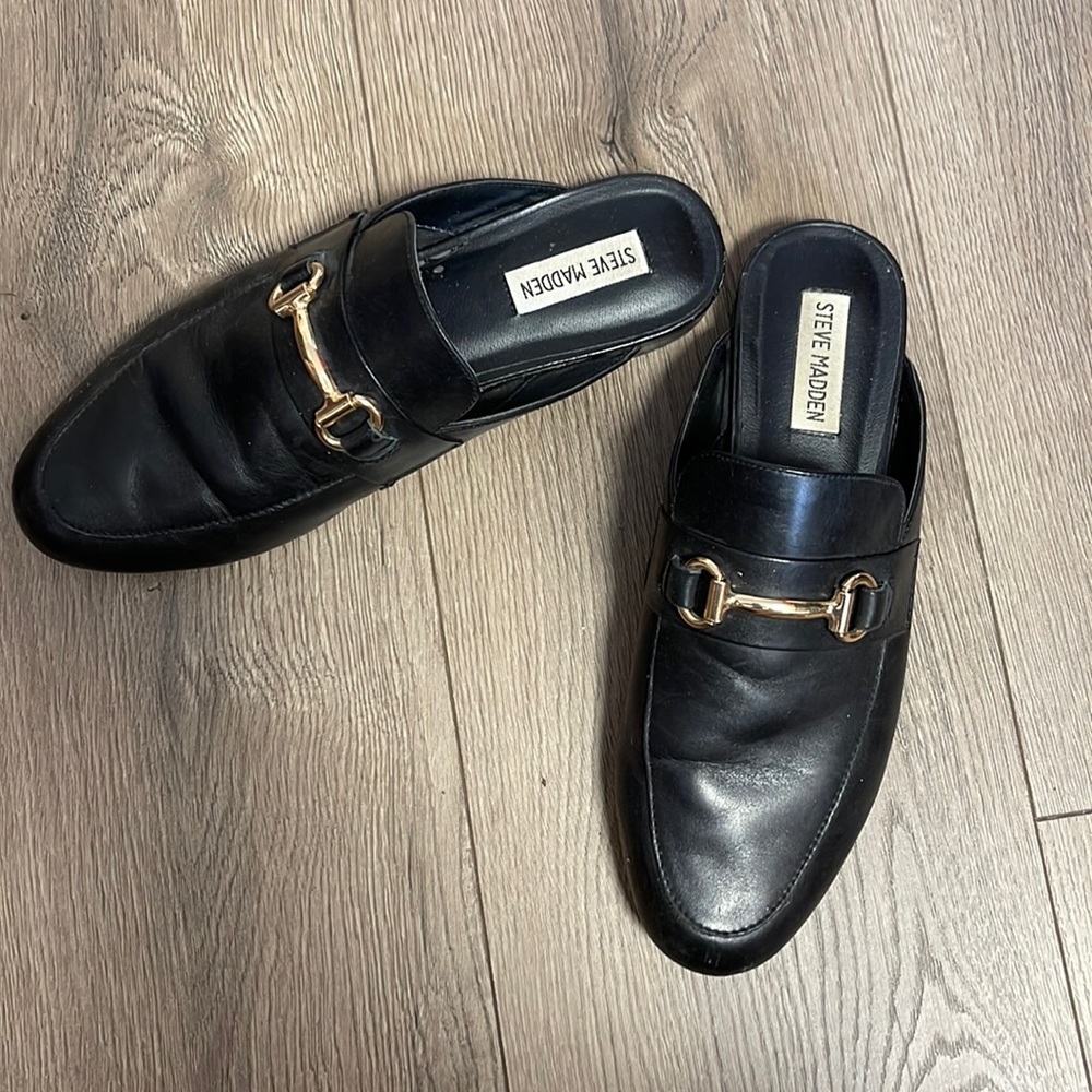 Black Leather Steve Madden women’s loafers